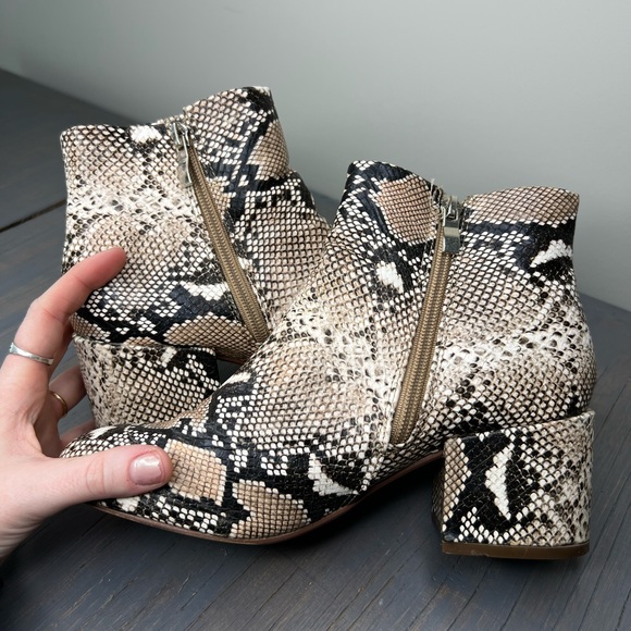 Snake Print Ankle Booties Size 7 - Picture 5 of 8